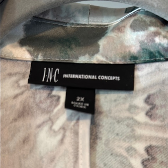 Elegant Tie-Dye Robe - Picture 4 of 9